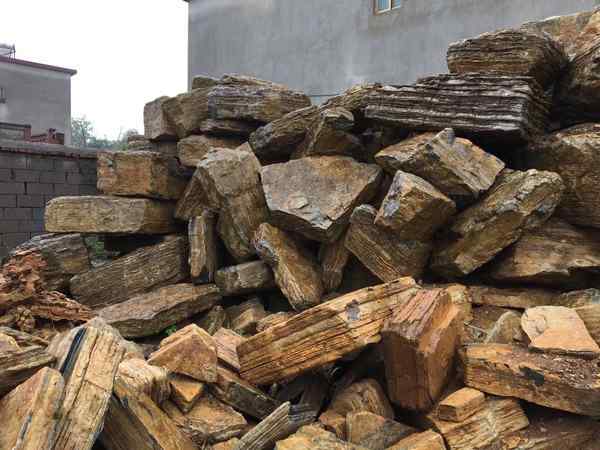 千层石、质坚细腻