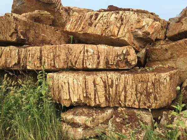 龟纹石、石材丰富