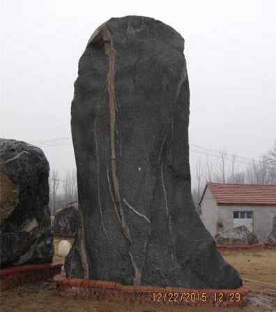 刻字石、奇秀浑圆