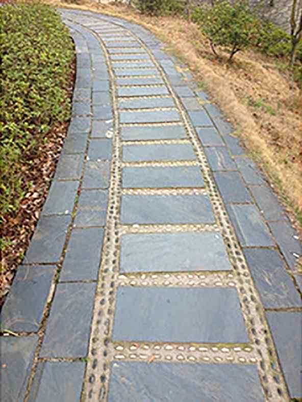 青石板、人工走道