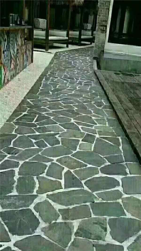 青石板、人工走道