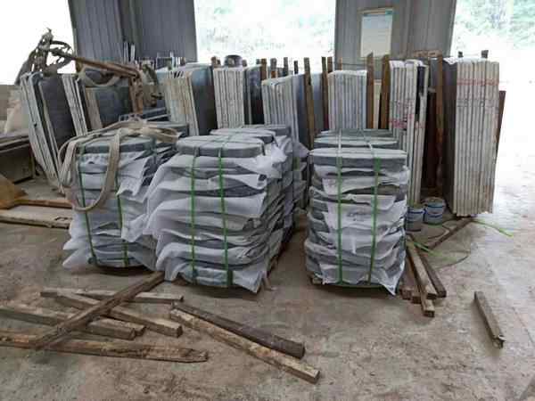 青石板、质地密实