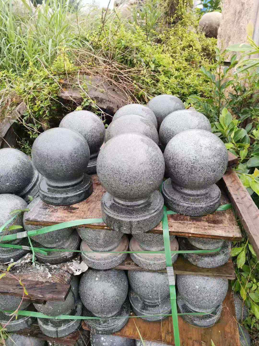 「天然大理石」我公司供应园林石柱 优质美观,路障石球批发价/