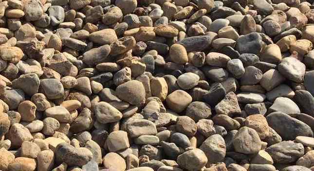 批发鹅卵石32吨起