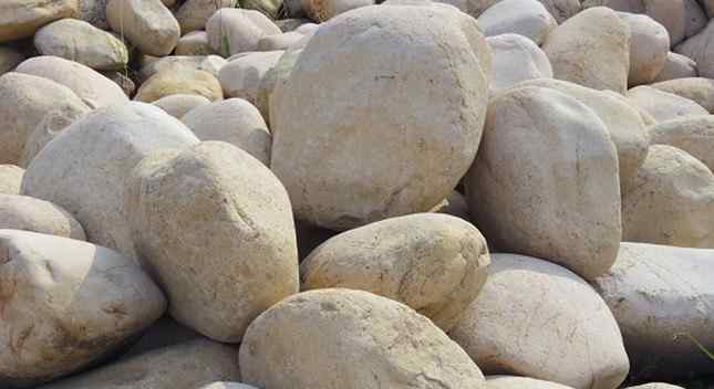 精心挑选的水冲石