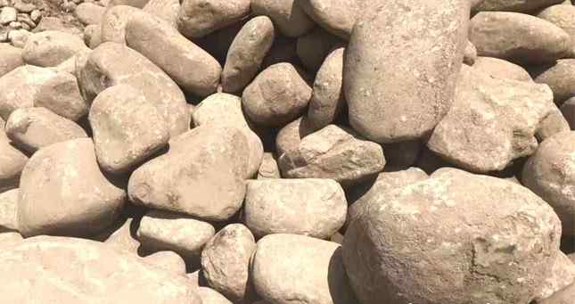 场地新进水冲石到货