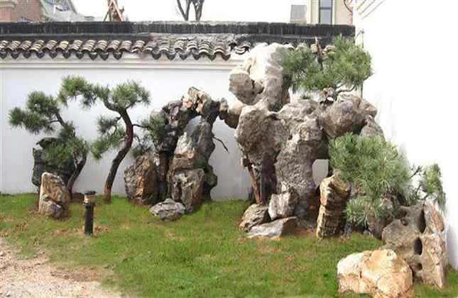 庭院太湖石假山