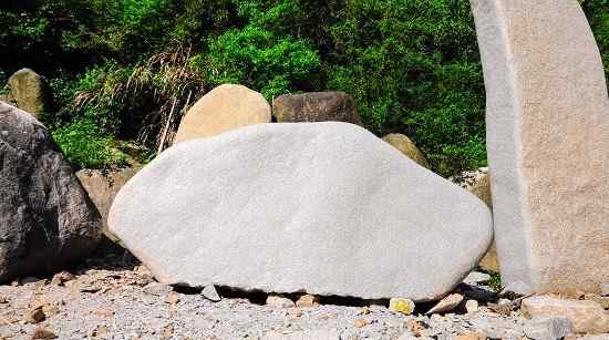 长5高2.1厚1米刻字石