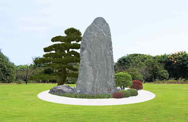 高5.3宽2.1厚0.8米刻字石