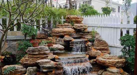 千层石假山安装完成