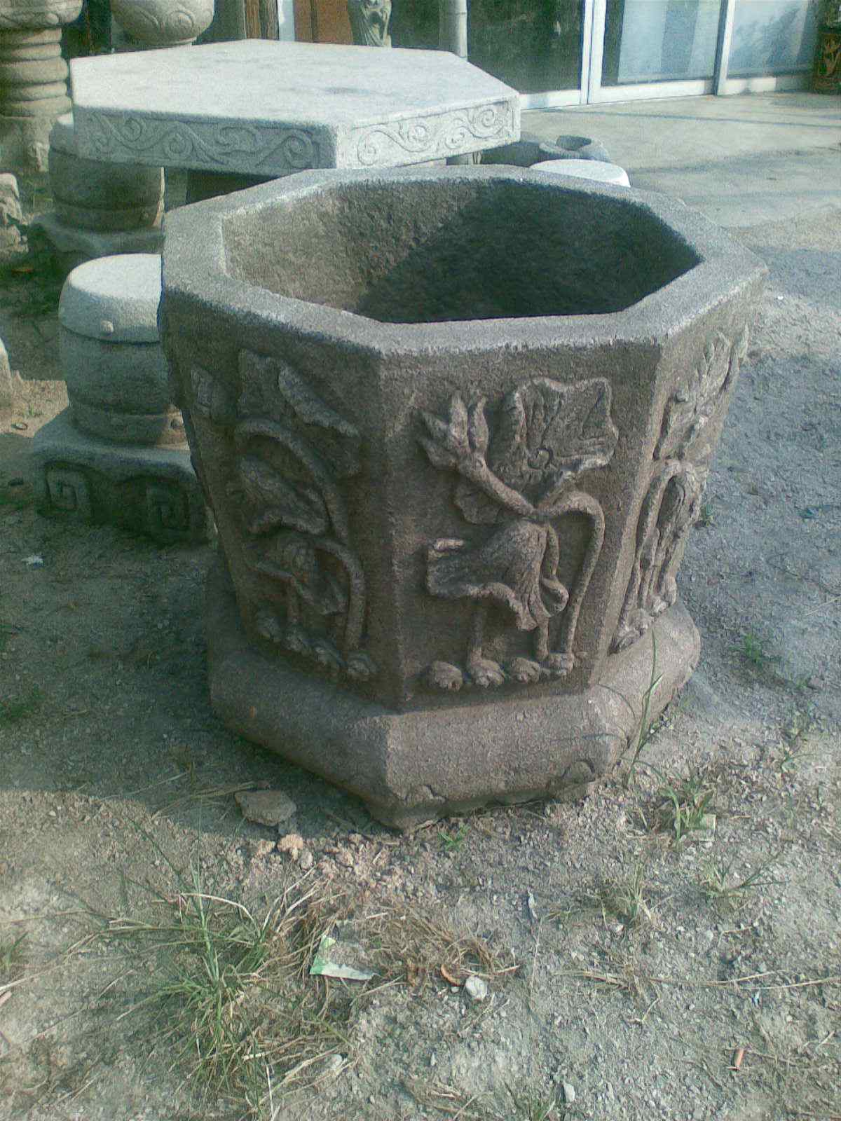 供应仿古做旧石雕鱼缸花盆批发荷花花盆鲤鱼圆形石缸仿石头花盆