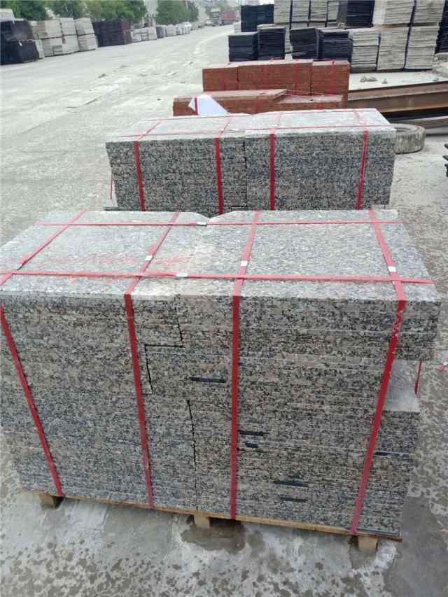 「天然花岗岩」梨花红花岗岩 颜色：灰色