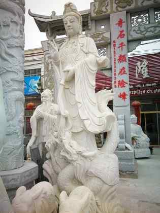 石雕观音像的意义和象征