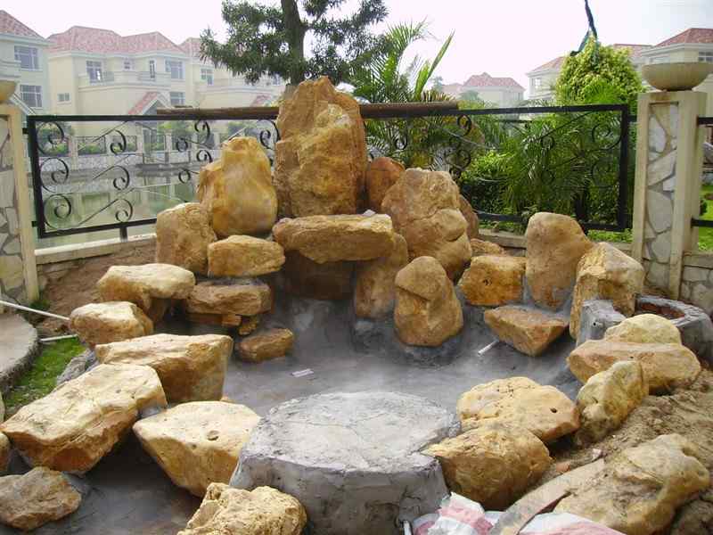 景观石5-1910031JP5295.jpg 园林景观—黄蜡石造景(图2)