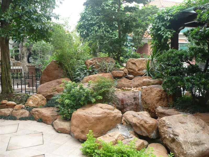 景观石5-1910031JP5J9.jpg 园林景观—黄蜡石造景(图3)