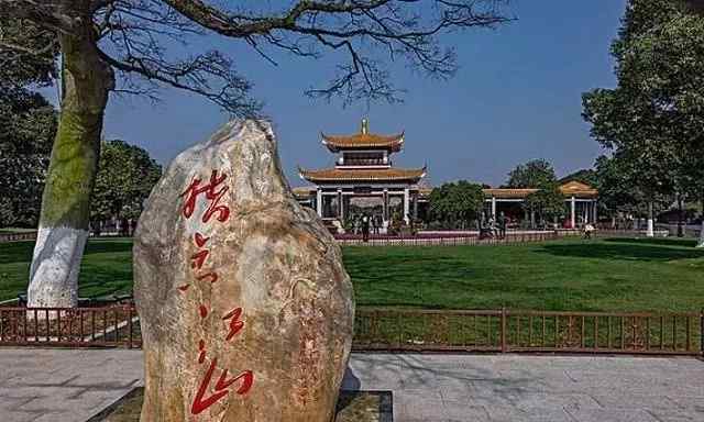 十种景观石在园林中的布置形式