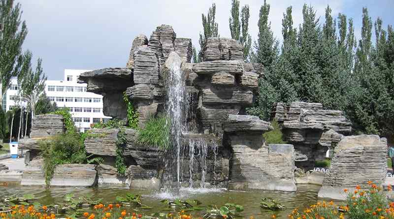 生活中千层石假山的制作意义