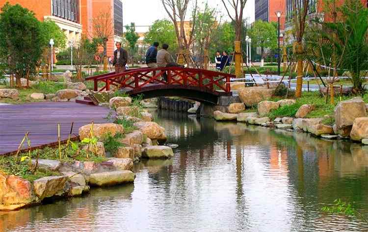 园林驳岸在施工时的方法