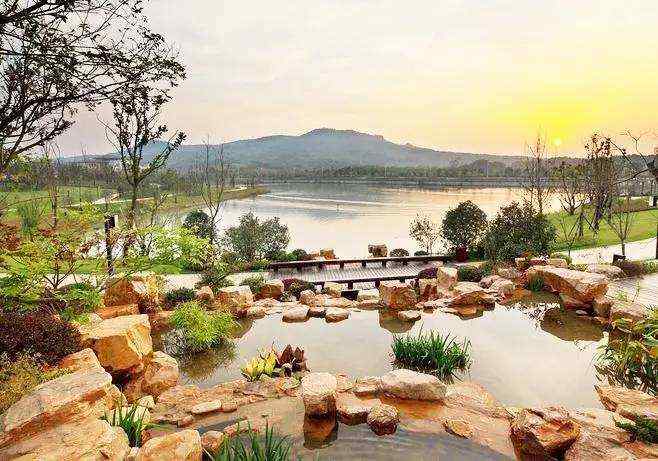 使用千层石制造假山的优势