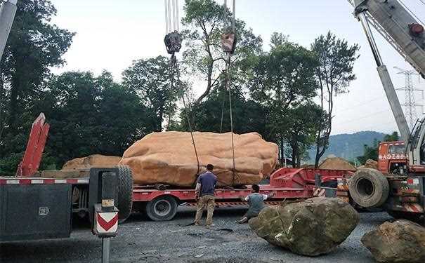 景观石堆放的注意事项是哪些