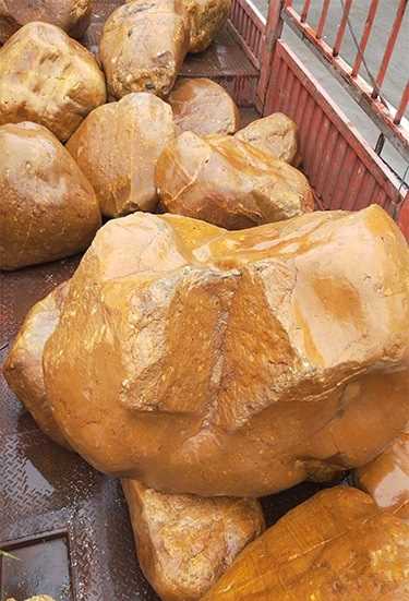 黄蜡石如何鉴赏?好蜡石要具备的条件如下